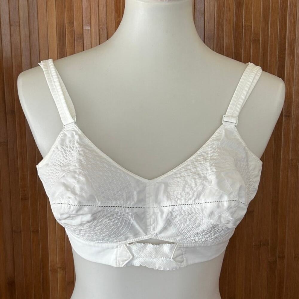 Vintage 50s Maidenform White Bullet Bra 36C Chansonette